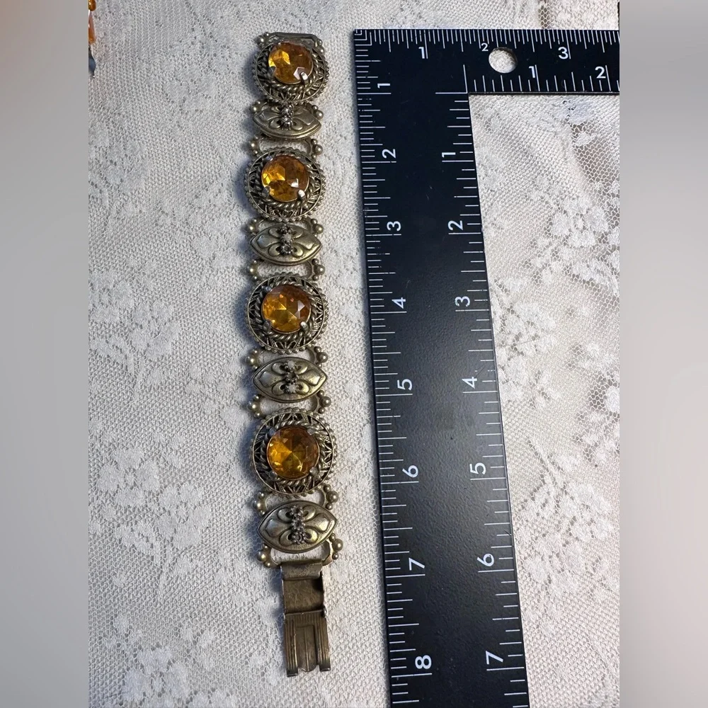 Elegant Vintage Gold-Tone Bracelet with Amber Inspired Accents Read Below